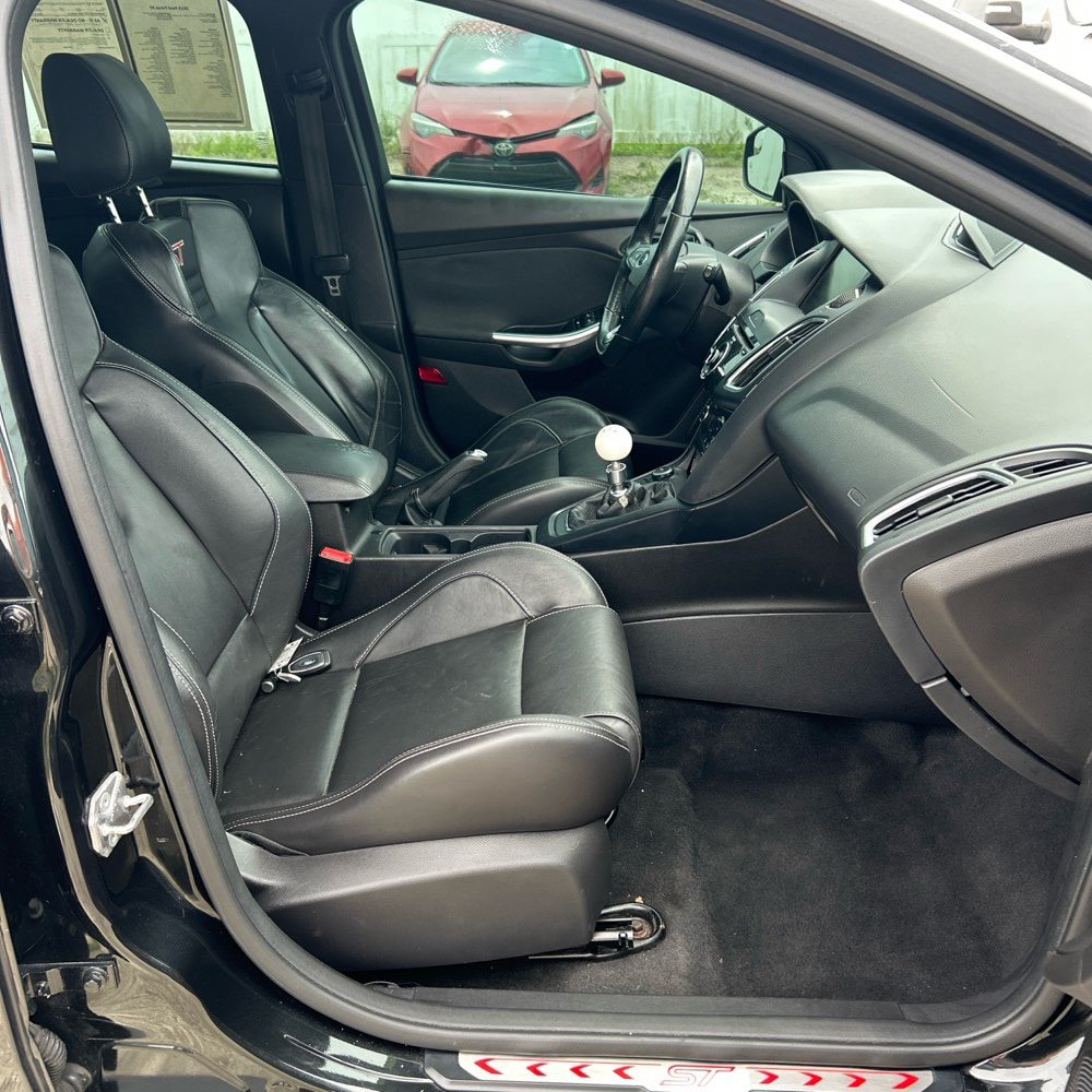 Used 2015 Ford Focus ST w/ Equipment Group 402A FWD image 7