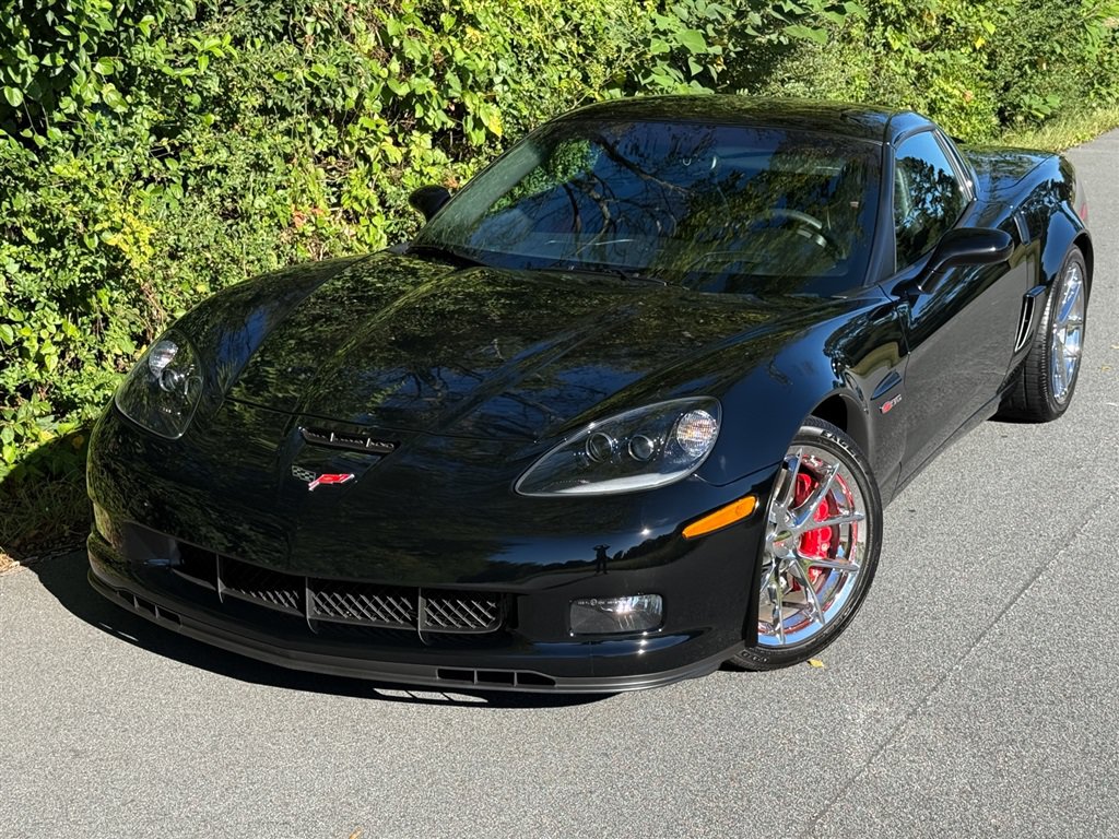 Used 2010 Chevrolet Corvette Z06 w/ Preferred Equipment Group RWD image 6