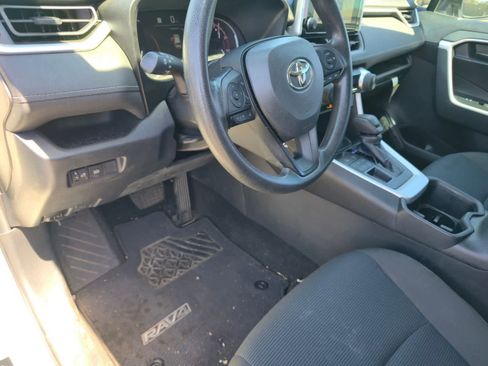 Used 2023 Toyota RAV4 LE AWD/4WD image 16