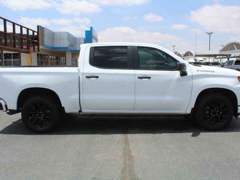 Used 2021 Chevrolet Silverado 1500 Custom RWD image 2