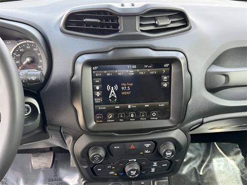 Used 2023 Jeep Renegade Trailhawk image 7