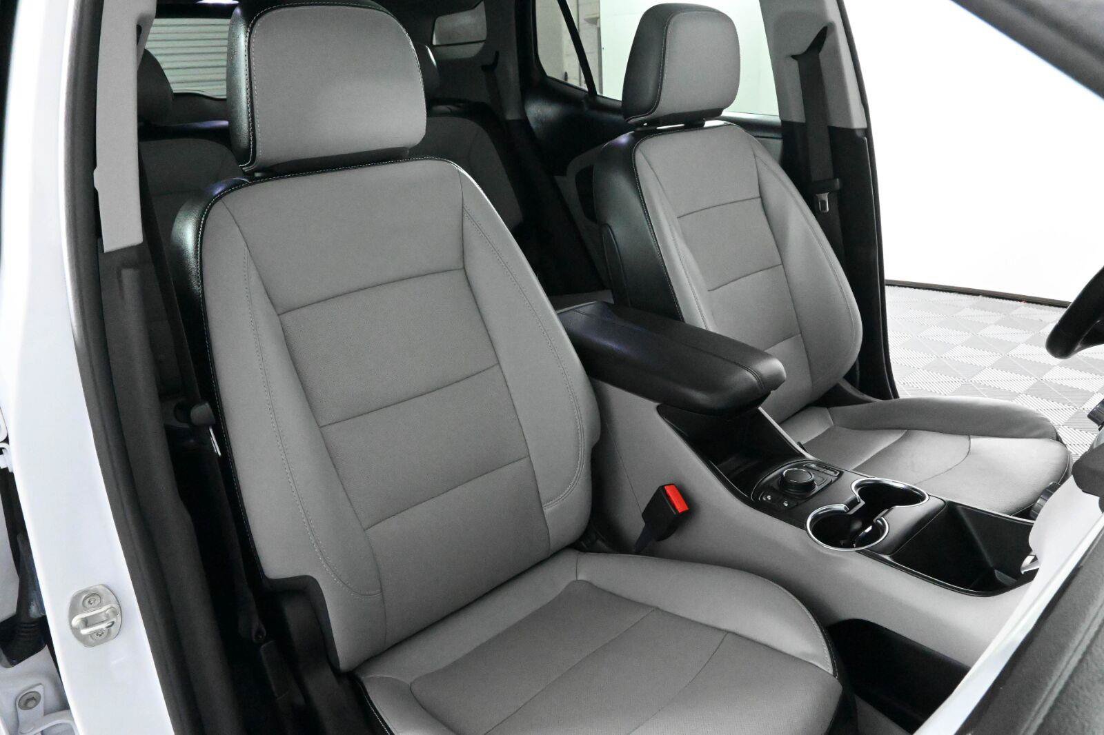 Used 2023 GMC Terrain SLT w/ LPO, Floor Liner Package FWD image 12