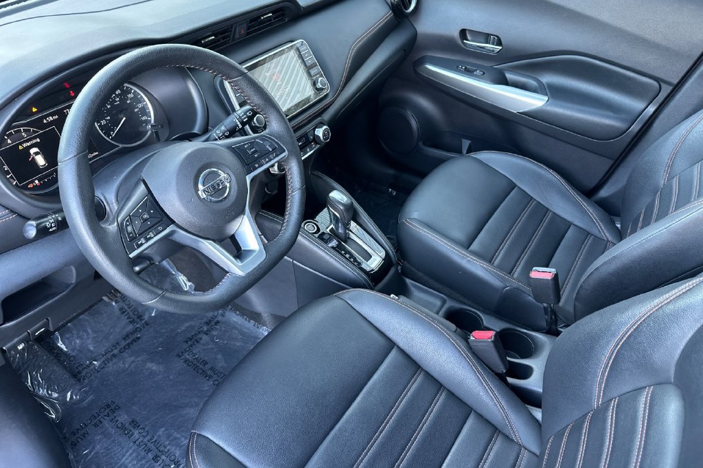Used 2019 Nissan Kicks SR w/ SR Premium Package FWD image 9