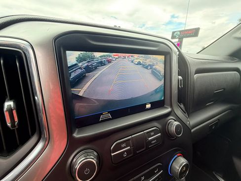Used 2019 Chevrolet Silverado 1500 LT Trail Boss AWD/4WD image 18