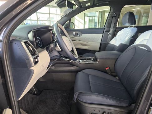 Used 2023 Kia Sorento SX Prestige image 21