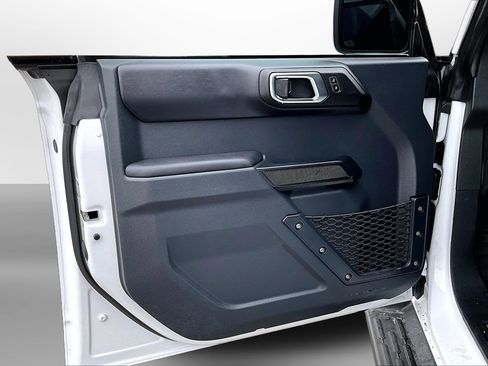 Used 2025 Ford Bronco Outer Banks image 24