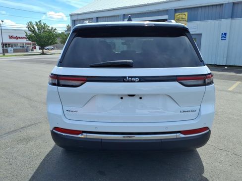 Used 2023 Jeep Grand Cherokee Limited AWD/4WD image 6
