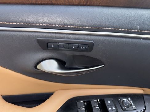 Certified 2022 Lexus ES 350 w/ Premium Package FWD image 12