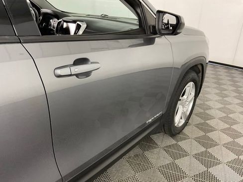Used 2018 GMC Terrain SLE w/ Driver Convenience Package AWD/4WD image 9