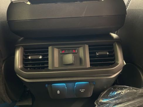 New 2025 Ford F150 Lariat w/ Equipment Group 502A High image 43