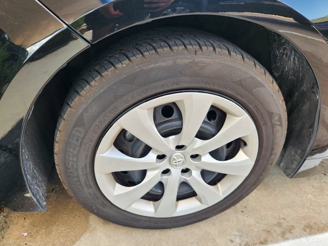 Used 2025 Toyota Corolla LE FWD image 10
