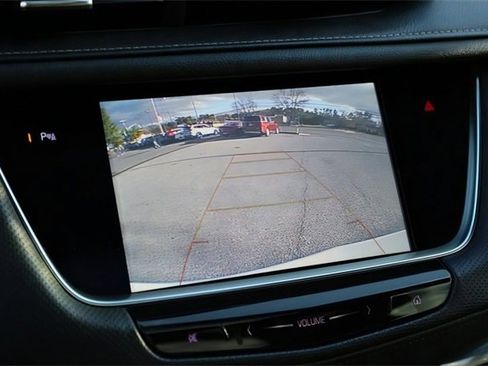 Used 2018 Cadillac XT5 Luxury w/ Driver Awareness Package image 21