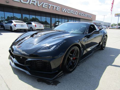 Used 2019 Chevrolet Corvette ZR1 RWD image 1