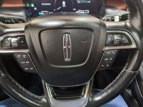 Used 2022 Lincoln Nautilus Reserve w/ Luxury Package AWD/4WD image 21