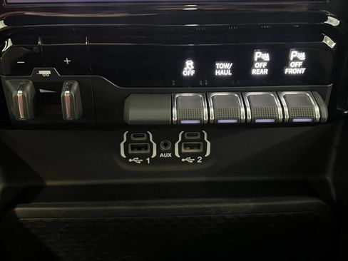 Used 2020 RAM 1500 Laramie w/ Sport Appearance Package AWD/4WD image 47
