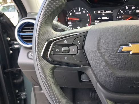 Used 2026 Chevrolet Trax LS w/ LS Convenience Package FWD image 17