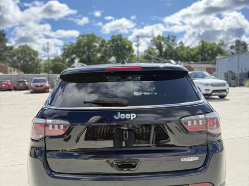 Used 2019 Jeep Compass Latitude FWD image 5