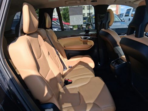 Used 2016 Volvo XC90 T6 Momentum w/ Protection Package Plus AWD/4WD image 21