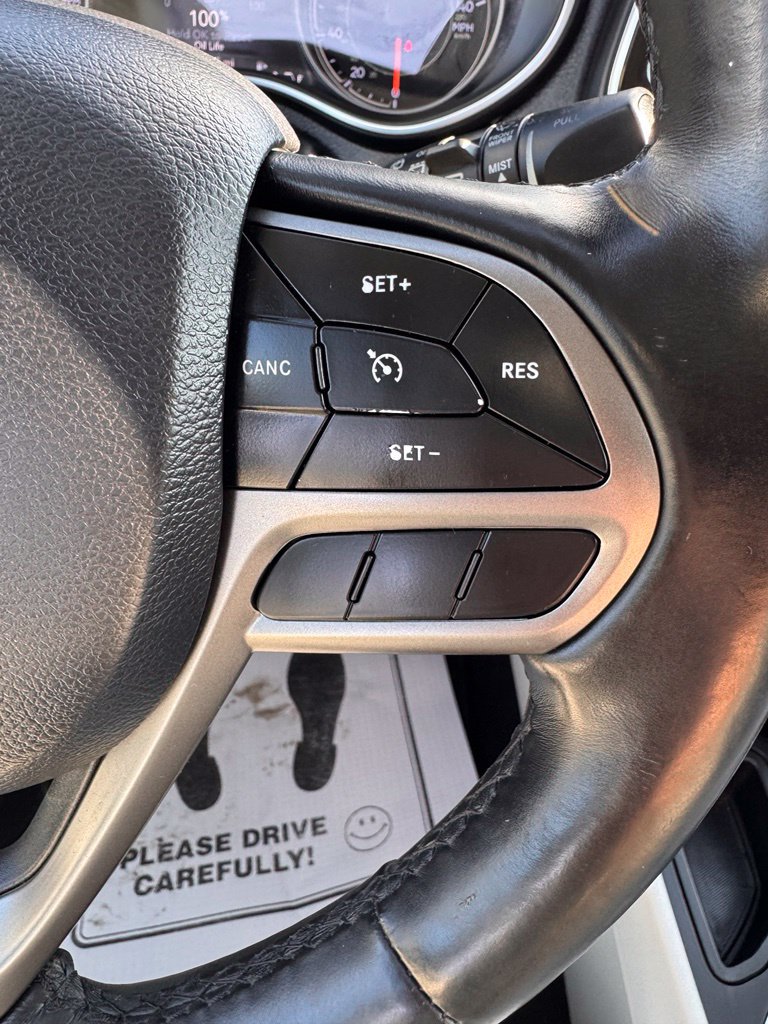 Used 2019 Jeep Cherokee Limited FWD image 27