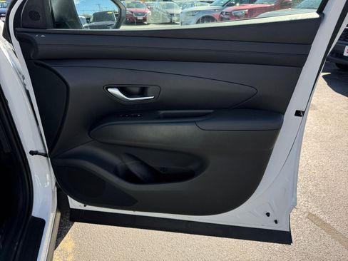 New 2025 Hyundai Tucson SE image 29