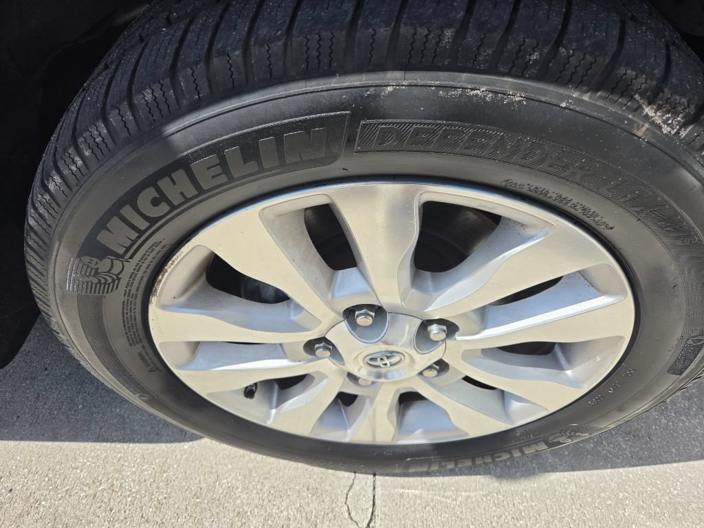 Used 2016 Toyota Sequoia Platinum RWD image 16