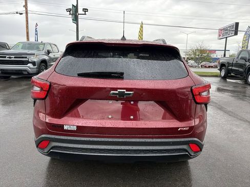 Used 2024 Chevrolet Trax RS w/ Sunroof Package FWD image 7