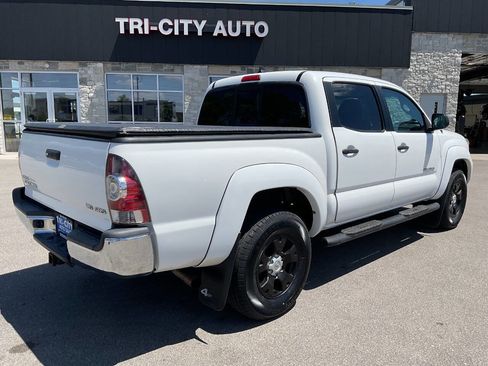 Used 2014 Toyota Tacoma 4x4 Double Cab w/ SR5 Package image 7