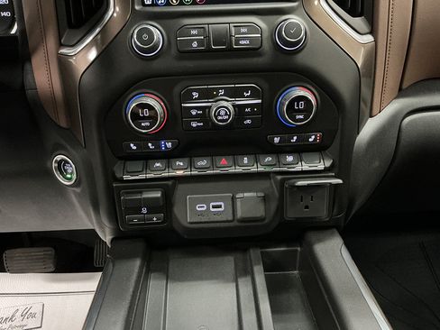 Used 2021 Chevrolet Silverado 1500 High Country w/ Safety Package II AWD/4WD image 16