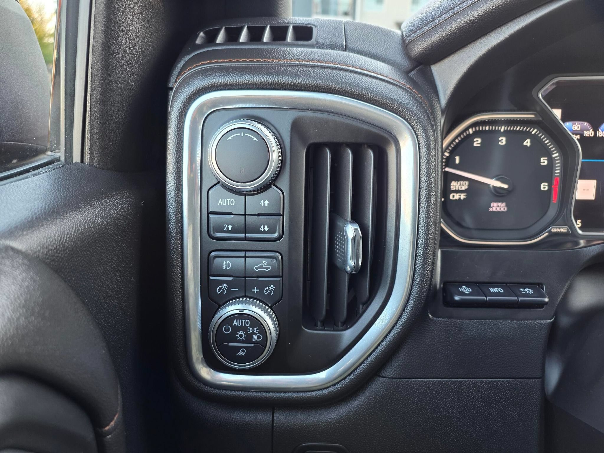 Used 2019 GMC Sierra 1500 AT4 w/ AT4 Premium Package AWD/4WD image 26