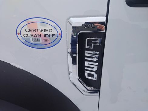 Used 2022 Ford F550 4x4 Regular Cab Super Duty image 12