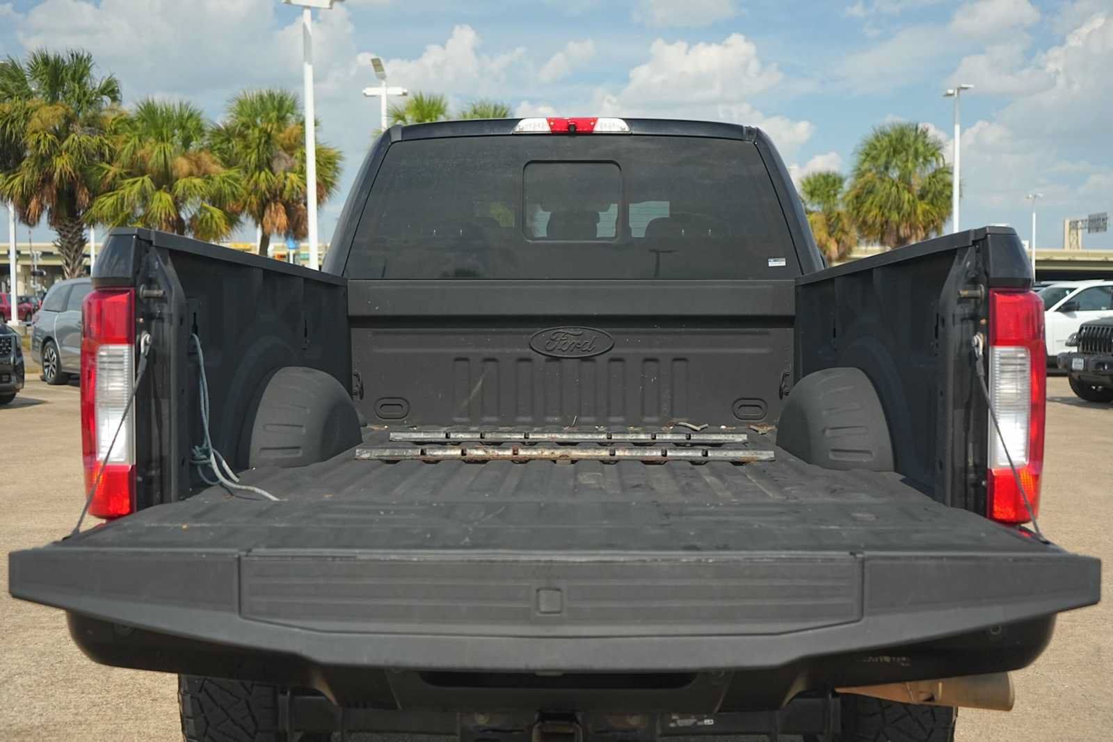 Used 2019 Ford F250 Lariat w/ Lariat Ultimate Package AWD/4WD image 27