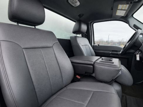 Used 2015 Ford F550 2WD Regular Cab Super Duty image 15