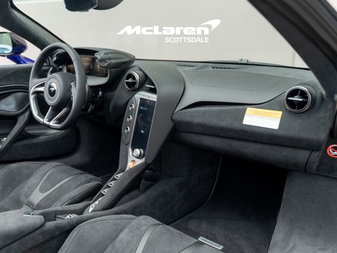 Used 2026 McLaren 750S Spider RWD image 17
