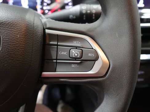 Used 2023 Jeep Compass Latitude AWD/4WD image 37