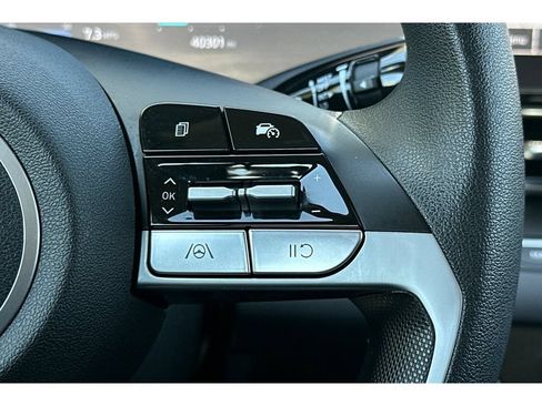 Used 2024 Hyundai Elantra SEL FWD image 37