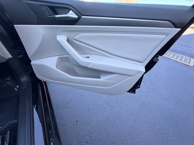 Certified 2024 Volkswagen Jetta SE w/ Panoramic Sunroof Package FWD image 25
