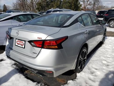 New 2025 Nissan Altima 2.5 SR image 6
