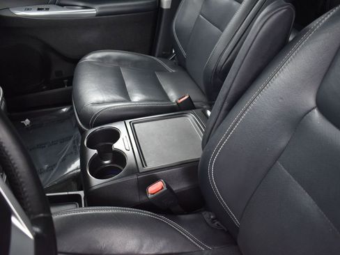 Used 2019 Toyota Sienna SE image 12