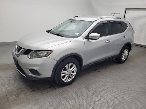 Used 2014 Nissan Rogue SV image 2