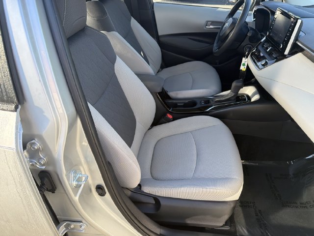 Used 2020 Toyota Corolla LE FWD image 15