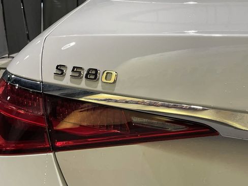 Used 2024 Mercedes-Benz S 580 4MATIC Sedan image 19