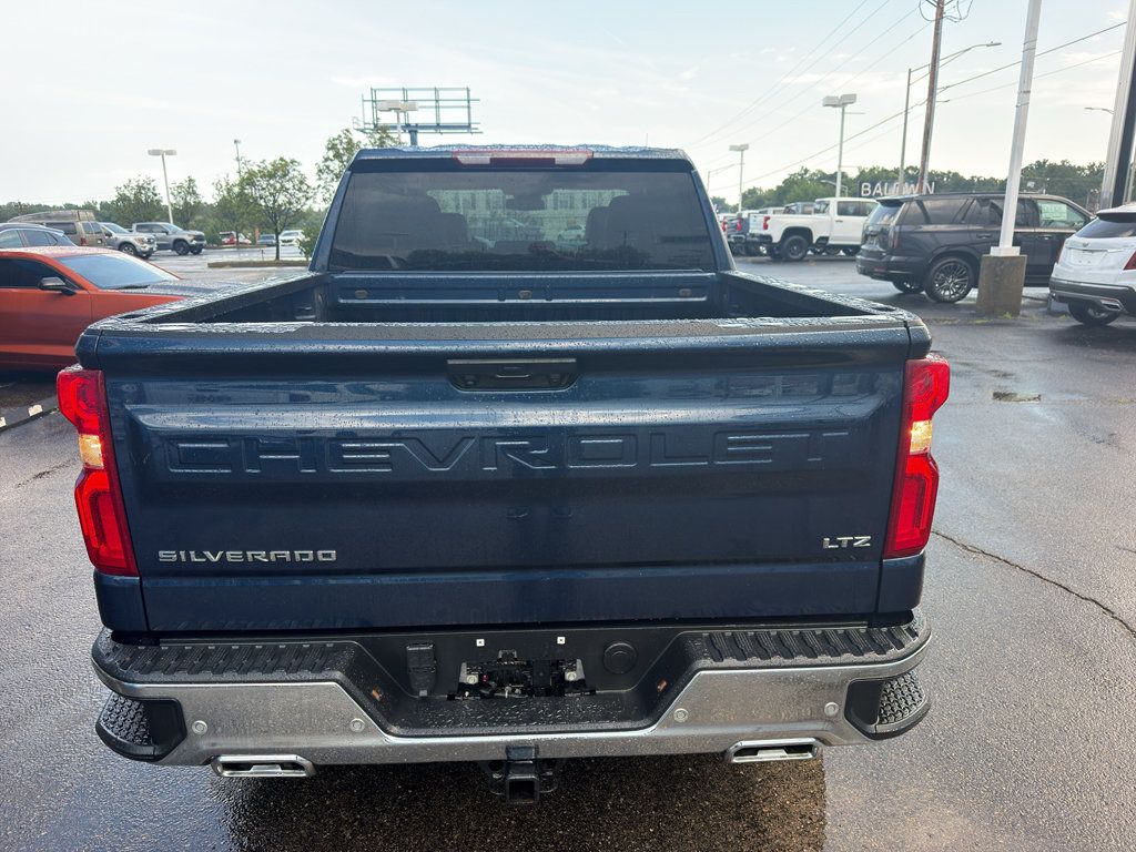 Used 2023 Chevrolet Silverado 1500 LTZ AWD/4WD image 4