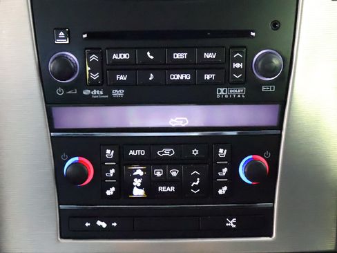 Used 2012 Cadillac Escalade Platinum AWD/4WD image 39