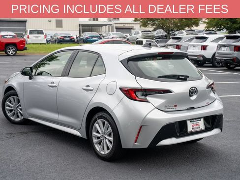 Used 2026 Toyota Corolla SE FWD image 3