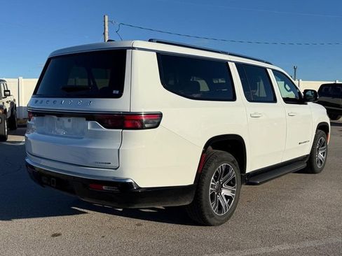 Used 2024 Jeep Wagoneer L Series II w/ Flexible Seating Group image 3