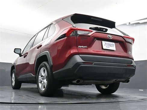 Used 2021 Toyota RAV4 XLE w/ Convenience Package image 25