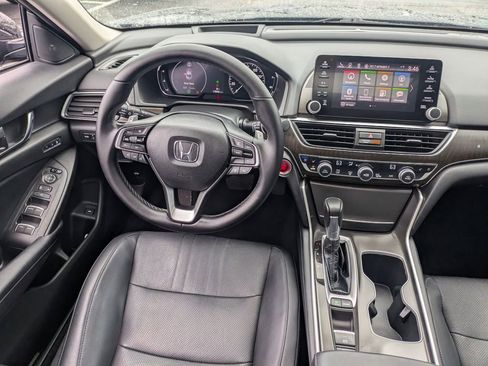 Used 2018 Honda Accord Touring image 15