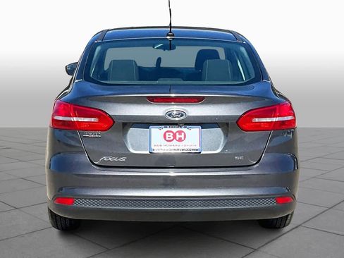 Used 2018 Ford Focus SE image 5