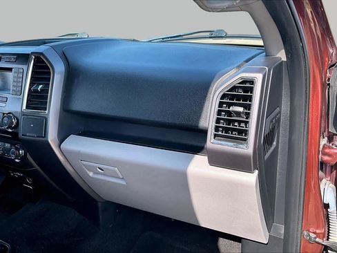Used 2015 Ford F150 XLT AWD/4WD image 18