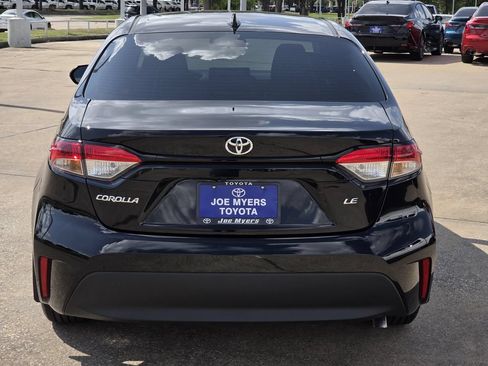 Used 2026 Toyota Corolla LE FWD image 8
